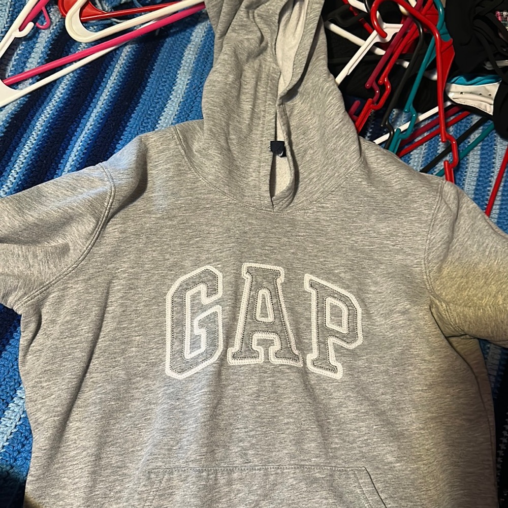 Long sleeve gray gap hoodie